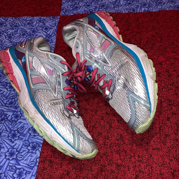 Brooks Ravenna Running Sneakers - Picture 3 of 7